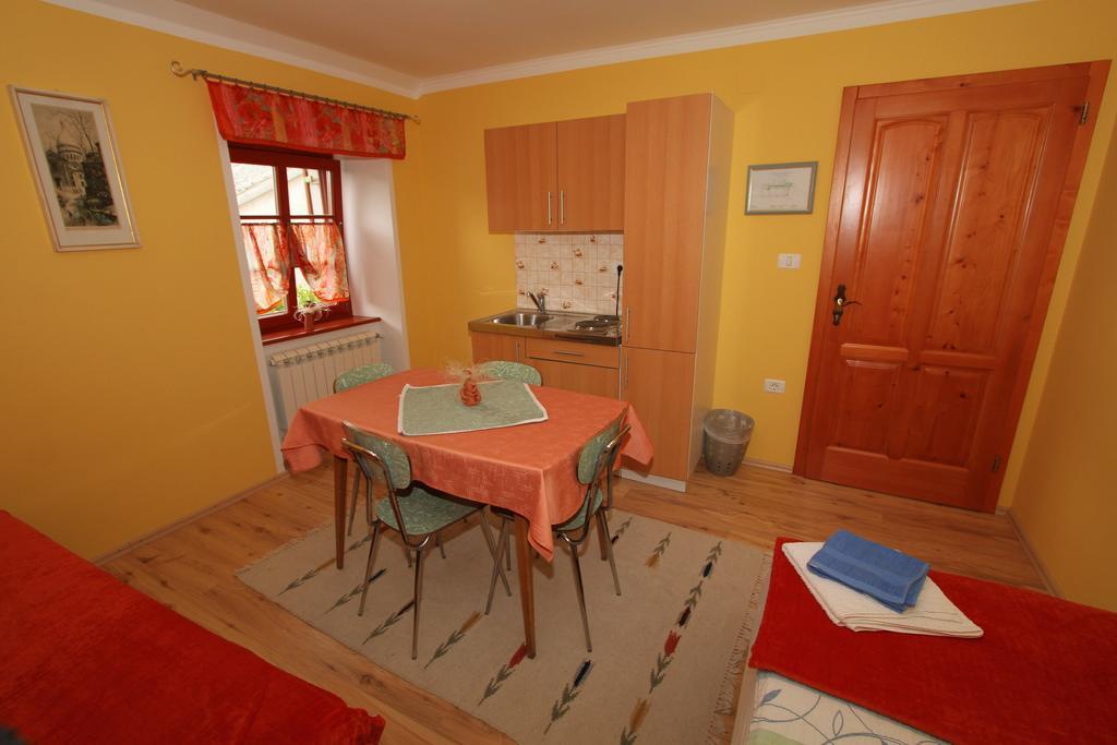 Вилла Tourist Farm Dujceva Domacija Vremski Britof Экстерьер фото